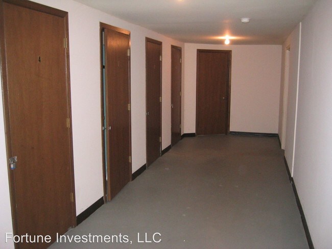 Building Photo - 1616 Kenilworth Ct