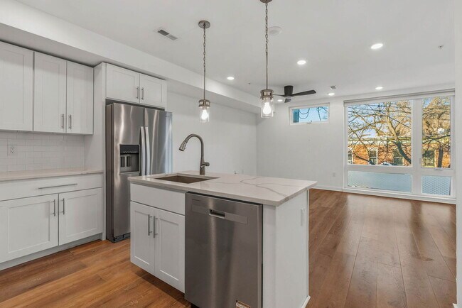 Foto del edificio - 4516 Osage Ave