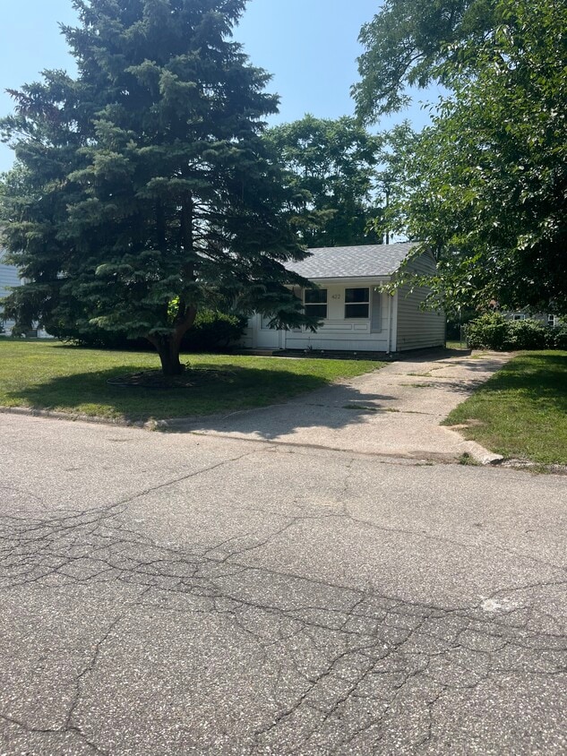 Primary Photo - 422 Pleasant Ave