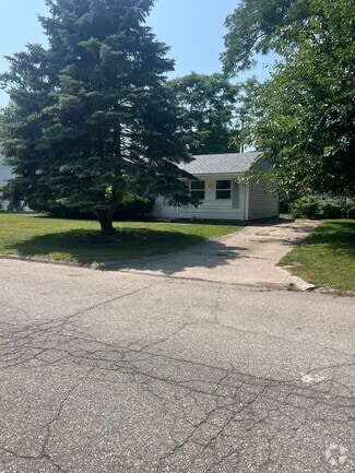 Building Photo - 422 Pleasant Ave
