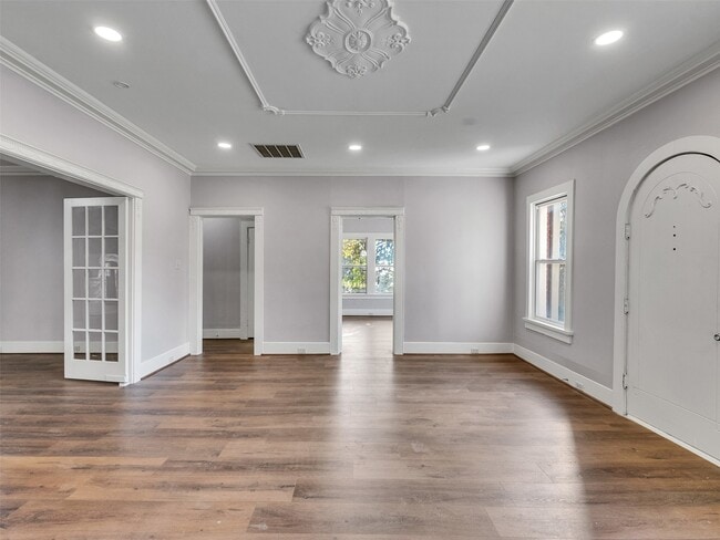 Foto del edificio - 4625 Bell St