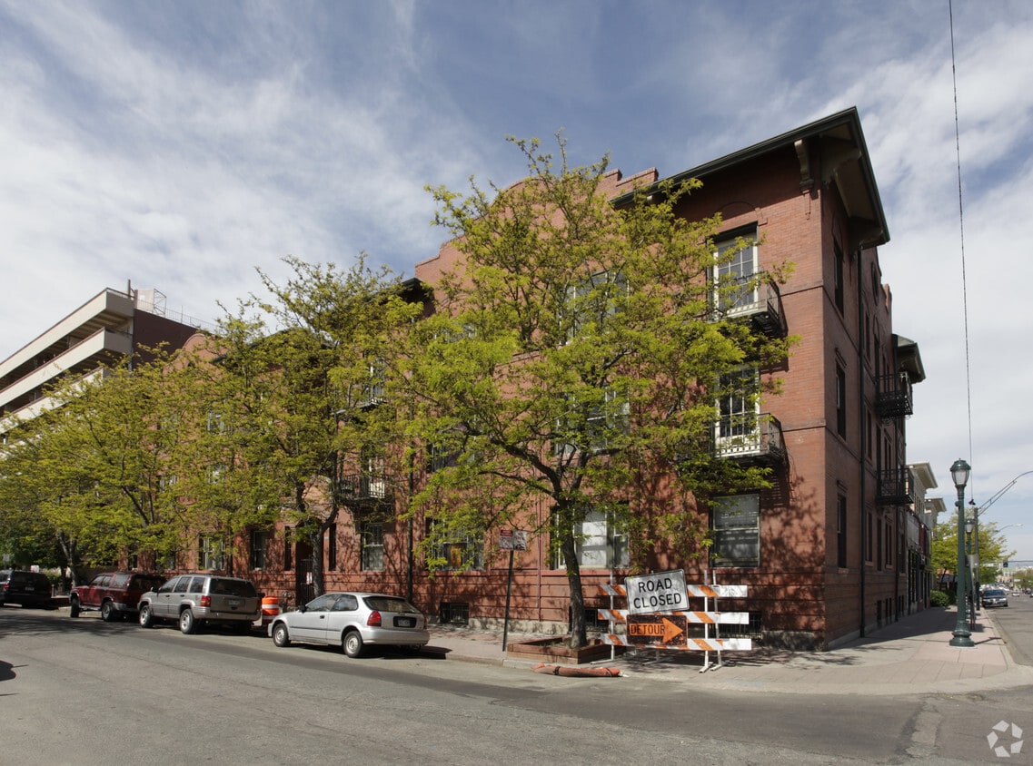 Building Photo - Hamilton Condominiums