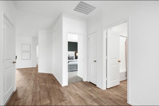 Foto del edificio - 4214 Freya Pointe Dr