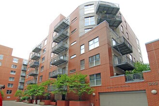Building Photo - 1222 Chicago Ave