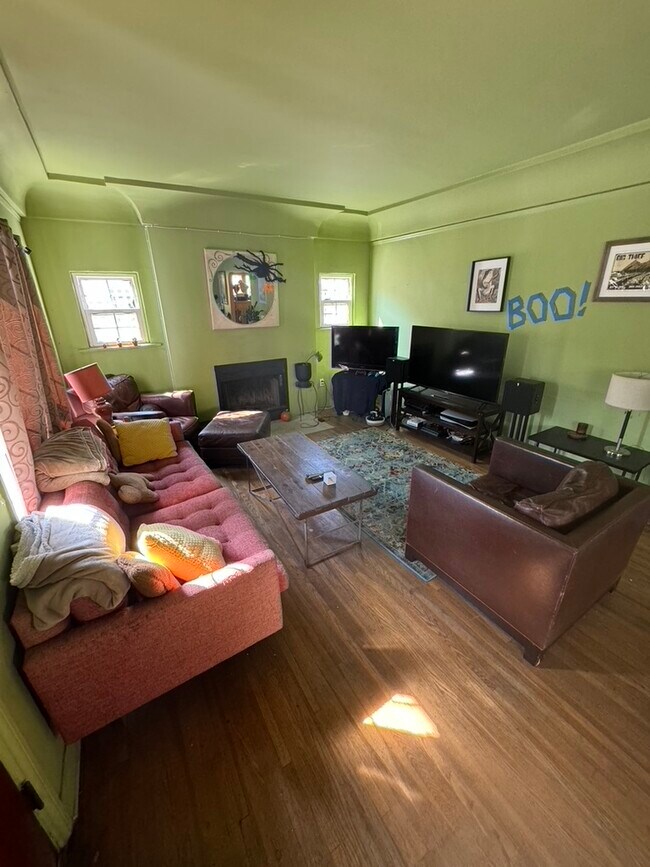 Foto del edificio - 4105 Clayton Ave