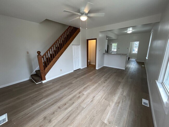 Building Photo - 1039-1039 S 12th St