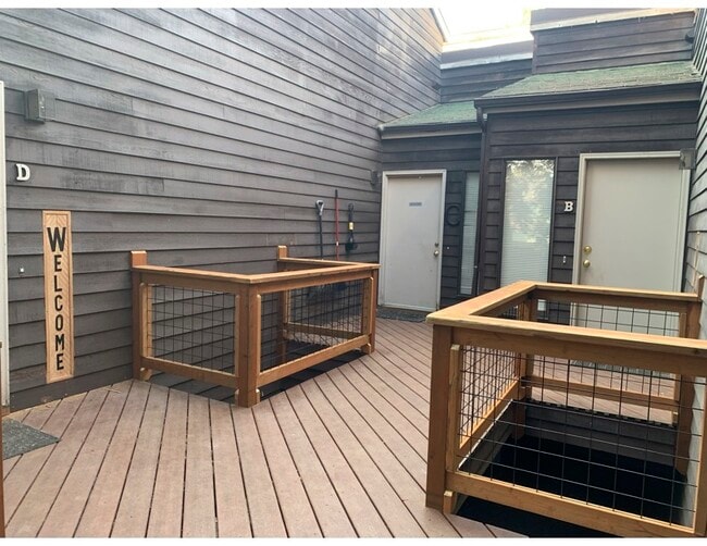 Building Photo - 2241
