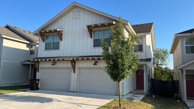 Don’t Miss Out on This Gorgeous Townhome! ... - Don’t Miss Out on This Gorgeous Townhome! ...