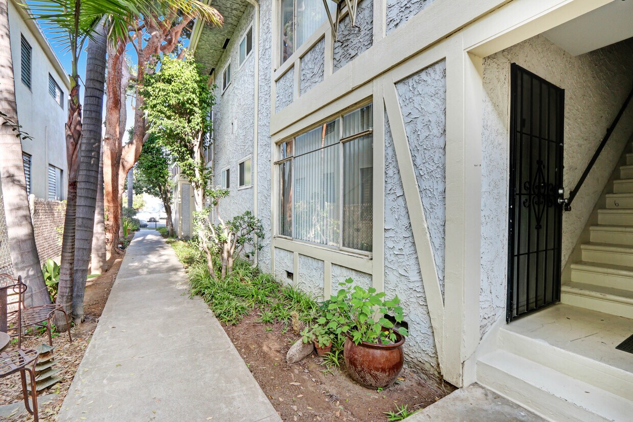 1234 10th St, Santa Monica, CA 90401 Apartments Santa Monica, CA