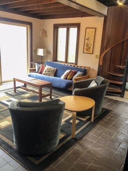 Foto del edificio - 53 Towhee Rd