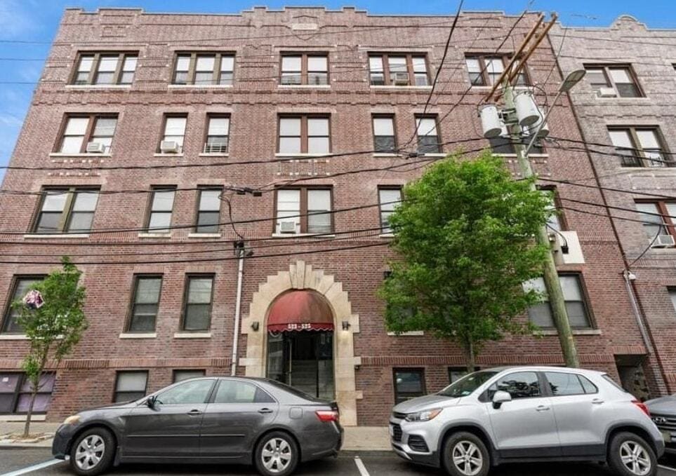 Primary Photo - 523 34th St