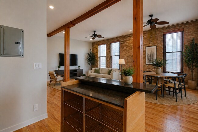 Foto del edificio - 3000 S Archer Ave