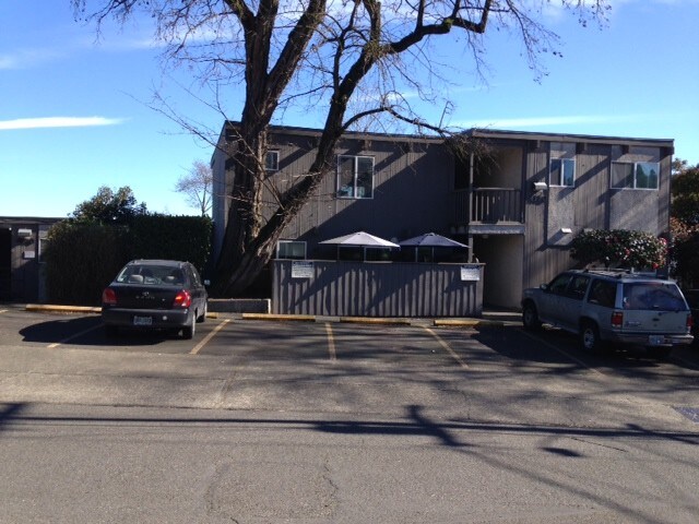 Foto del edificio - 4130-4144 SW View Point Terrace