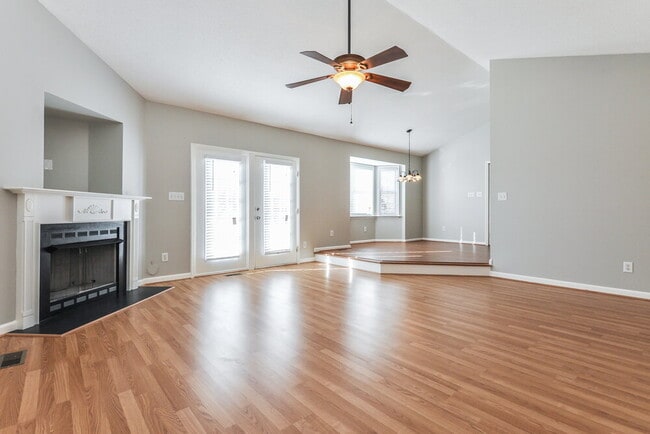 Foto del edificio - 77 Smiths Creek Dr