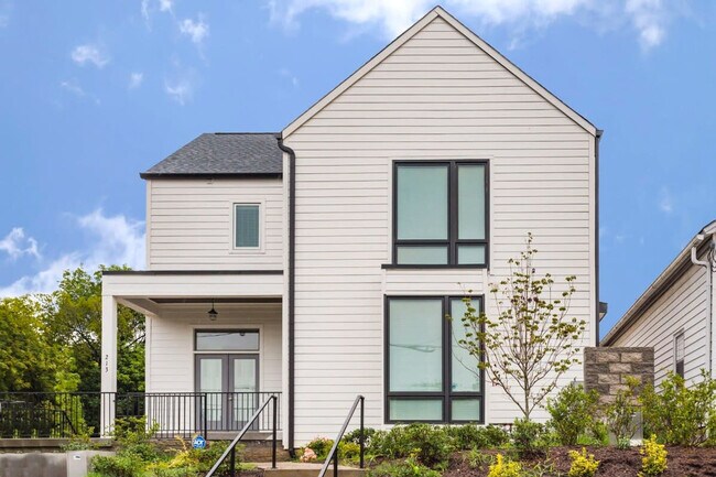 Building Photo - 814 Smiley St