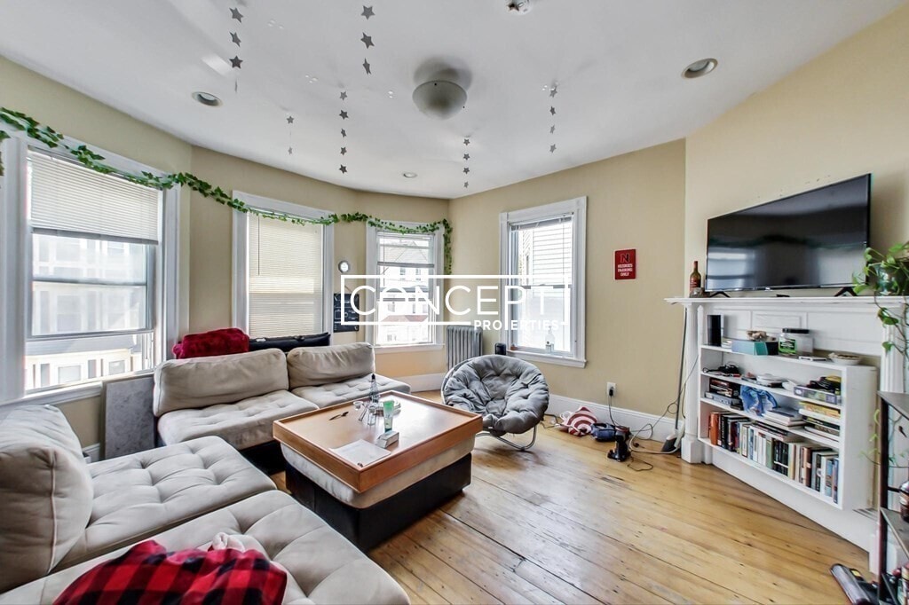 Foto principal - 47-A Hillside St. Unit 1