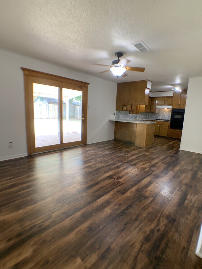 Foto del edificio - 707 N Lane Wells Dr