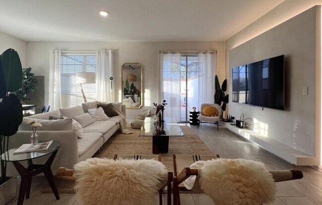 Building Photo - 5053WA  Mid Century Modern Style Vacation ...