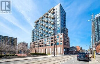 Building Photo - 285-285 Dufferin St