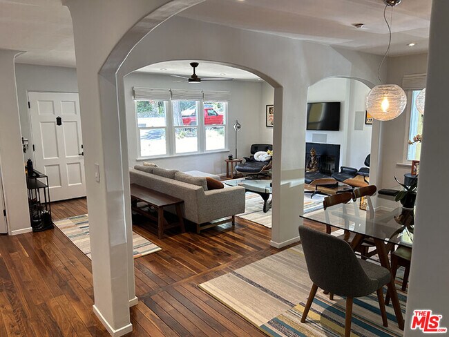 Foto del edificio - 390 N Baldwin Ave