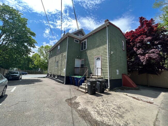 Foto del edificio - 735 Somerville Ave