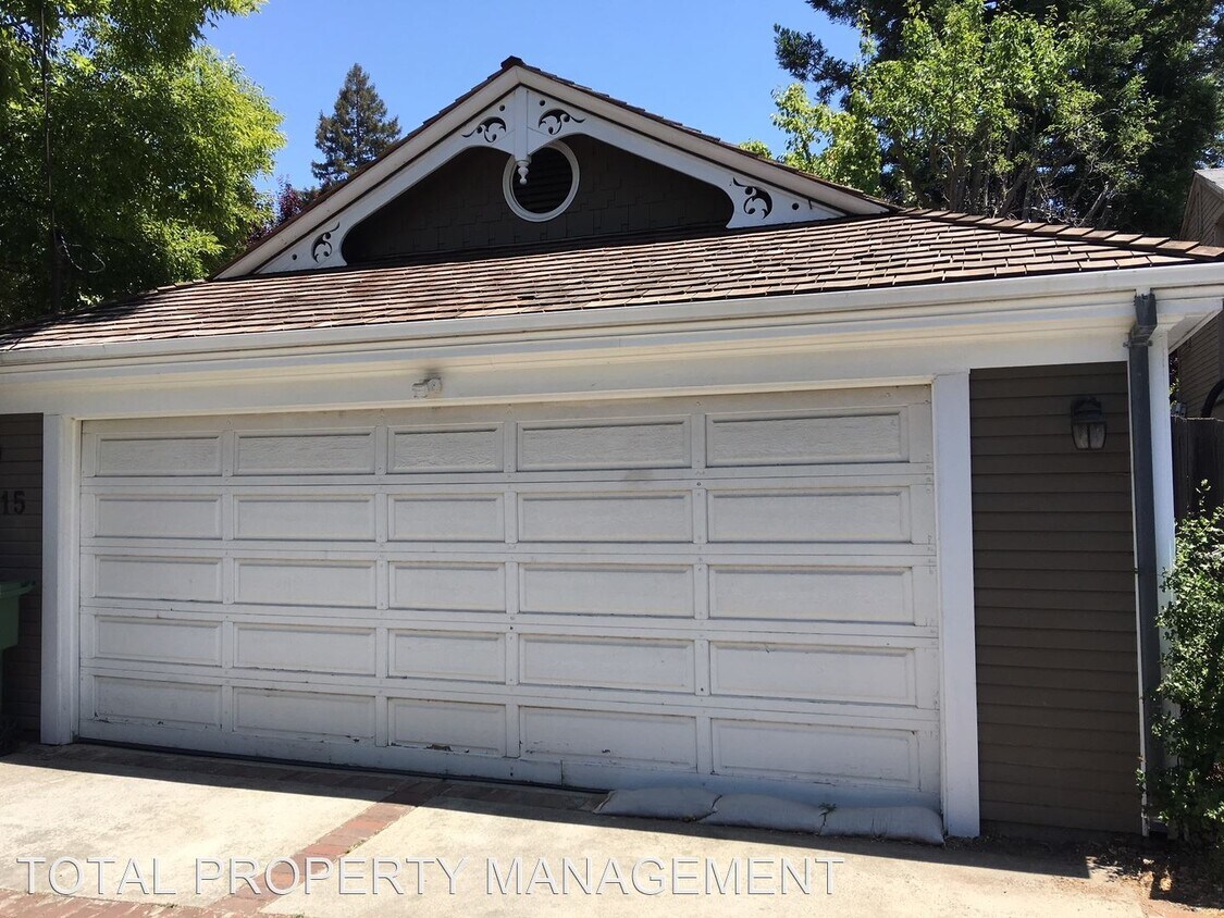 Foto del edificio - 4 br, 3 bath House - 115 TAIT AVE