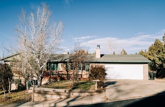 Building Photo - 2170 W Meadow St