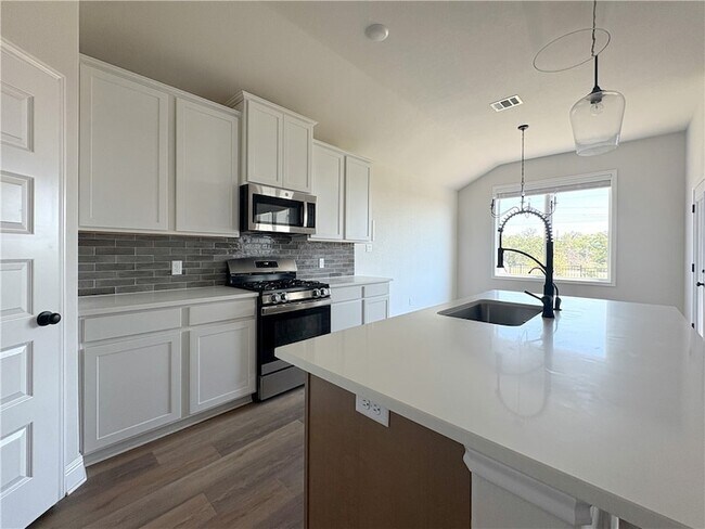 Foto del edificio - 5930 Eldora Dr