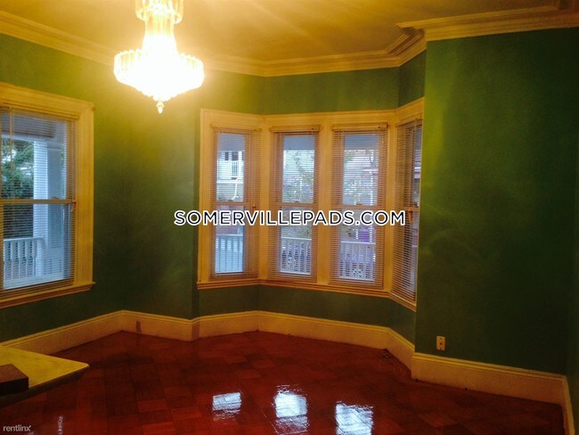 Foto del edificio - 3 br, 2 bath  - 17 Bond St # 1H