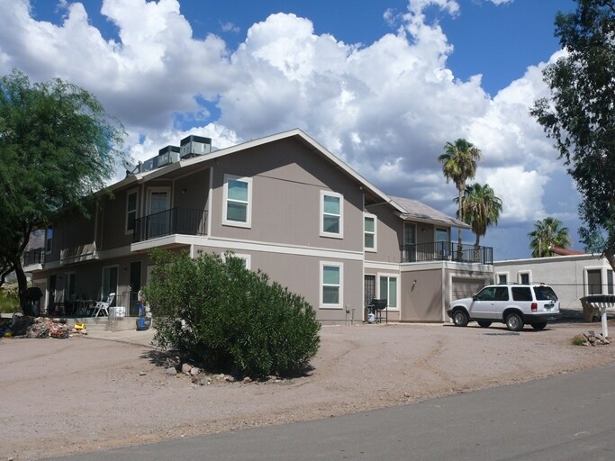 Primary Photo - Palm Way Apartments