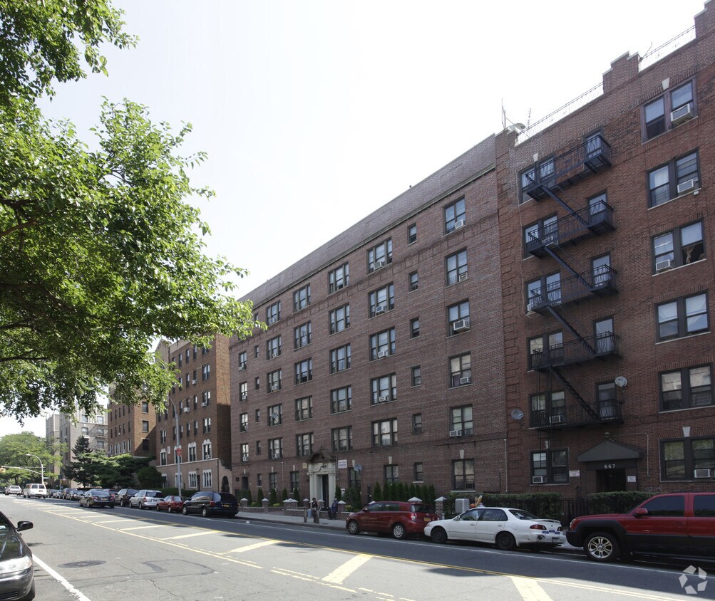 Building Photo - 659 Ocean Ave