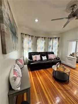 Foto del edificio - 32 Reynolds Ave
