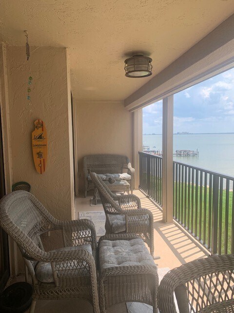 Full Condo Balcony - 201 International Dr