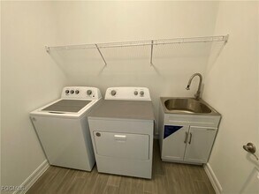 Building Photo - 2974 Royal Gardens Ave