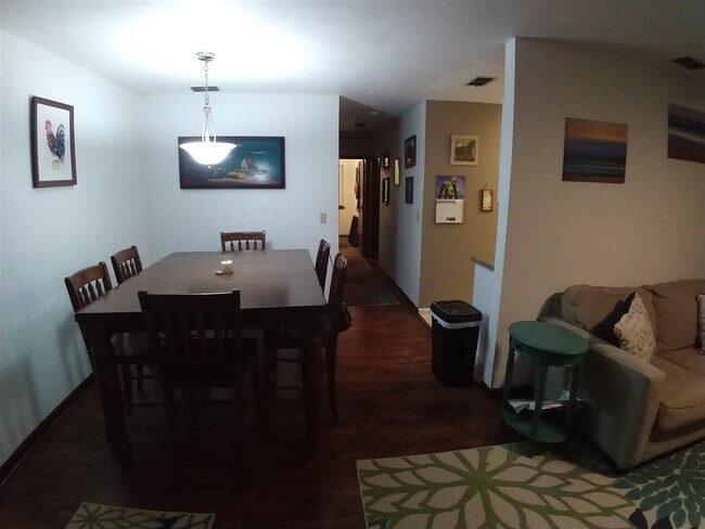 Foto del edificio - 218 Parkbrook Cir