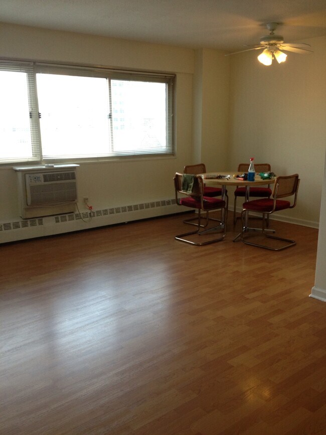 living/dining - 2101 Chestnut St