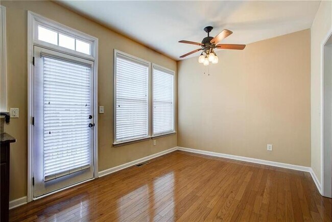 Foto del edificio - 4424 Grove Field Park NW