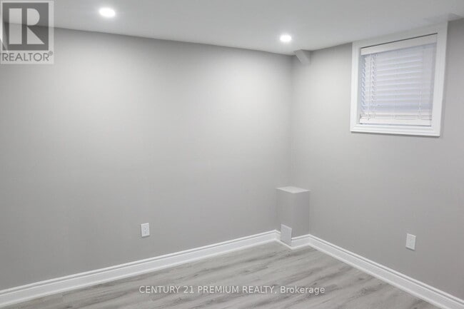 Building Photo - 25 Sewells Ln