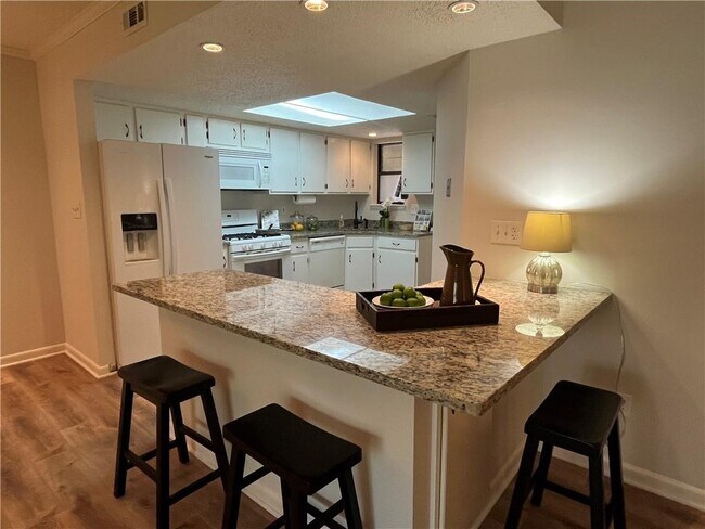 Foto del edificio - 2249 Runnymead Ridge SE