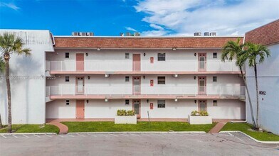 Building Photo - 8002 Lagos De Campo Blvd