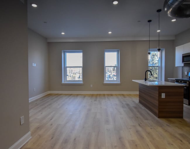 Building Photo - 1030 N 48th St