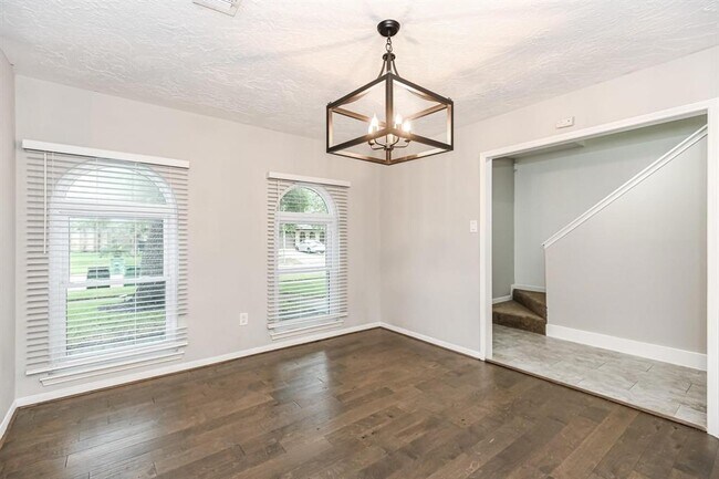 Building Photo - 7923 Dawnridge Dr