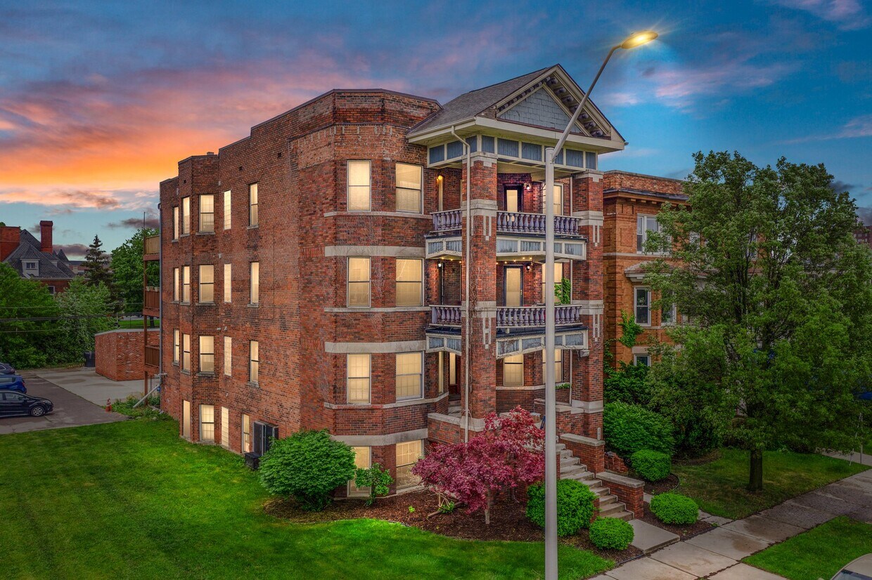 Foto principal - 242 E Palmer St