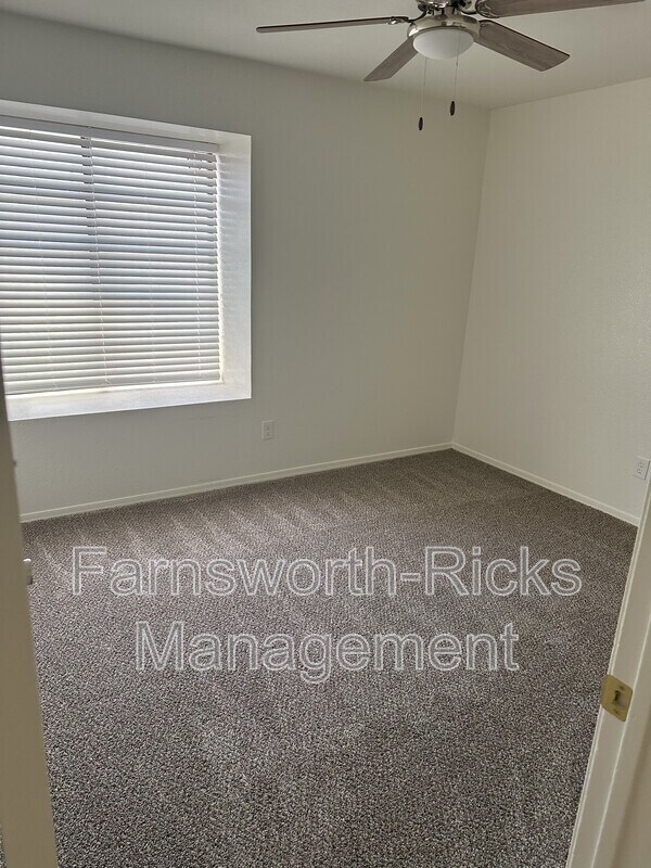 Foto del edificio - 5406 E Emerald Ave