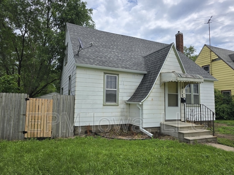 Primary Photo - 1812 Logan Ave