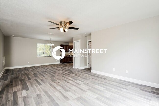 Foto del edificio - 4 Bedroom Pet-Friendly Home in FORT MYERS, FL with Main Street Renewal