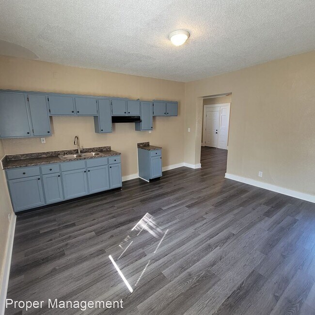 Building Photo - 4 br, 1.5 bath House - 22 Bond St