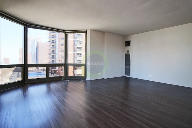 Building Photo - 1144 N Dearborn St