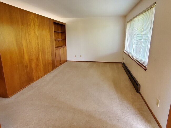 Living room - 3035 64th Ave SW