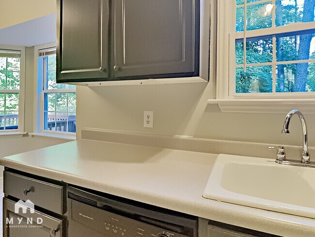 Foto del edificio - 112 Drew Ct